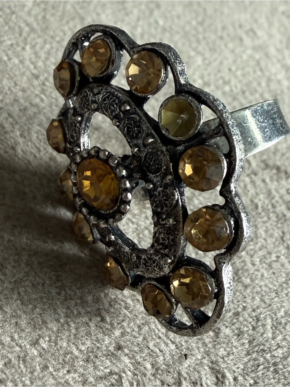 Women’s Vintage-Inspired Yellow Crystal Statement Ring